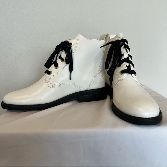 ABOUND-NWT White Combat Lace Up Ankle Boots With Black Laces Size 7.5 - Picture 8 of 12